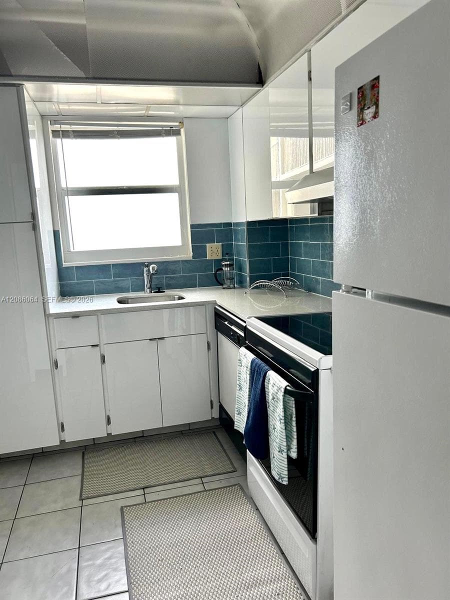 750 N Ocean Blvd 1106 photo 8