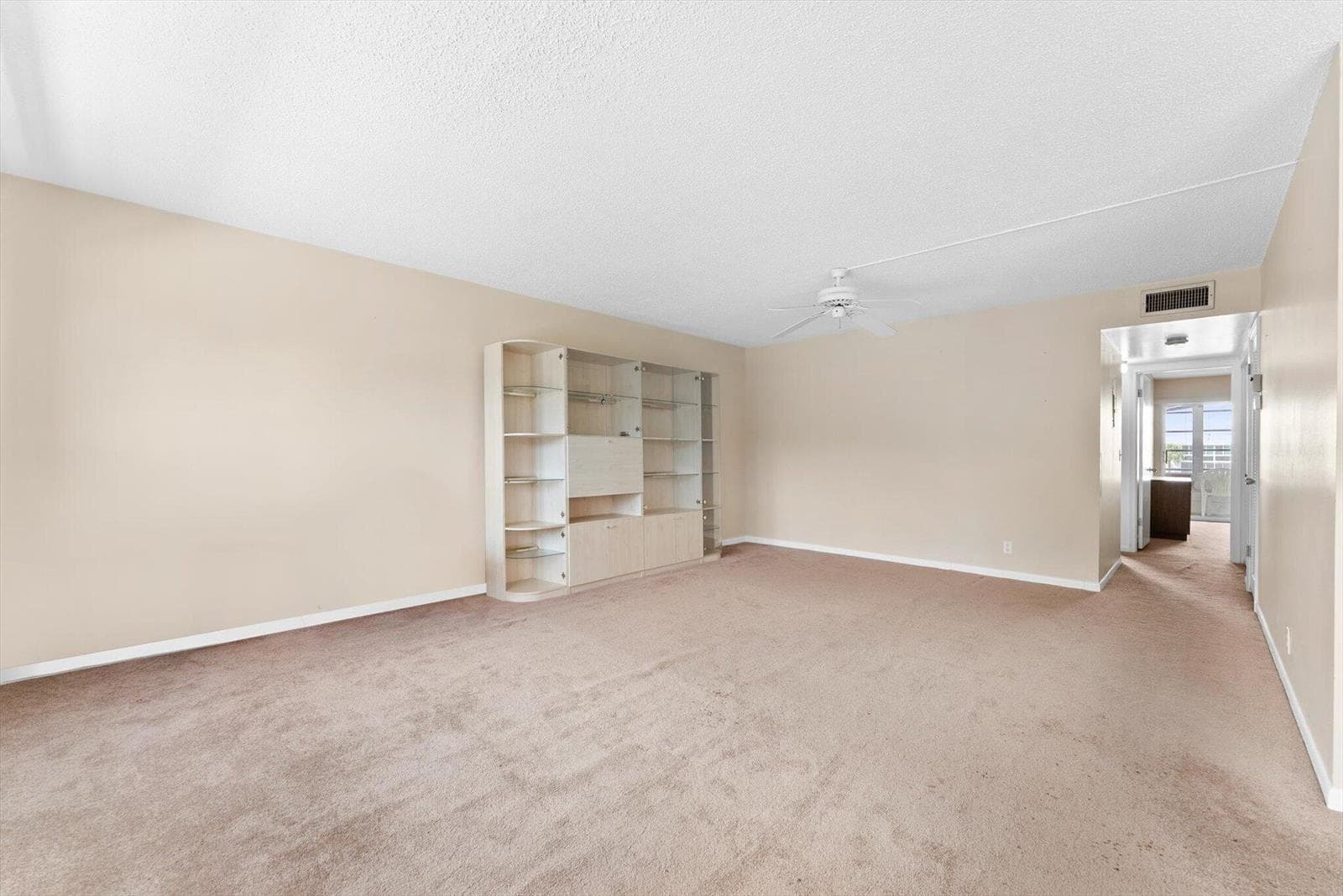 309 WELLINGTON M photo 7