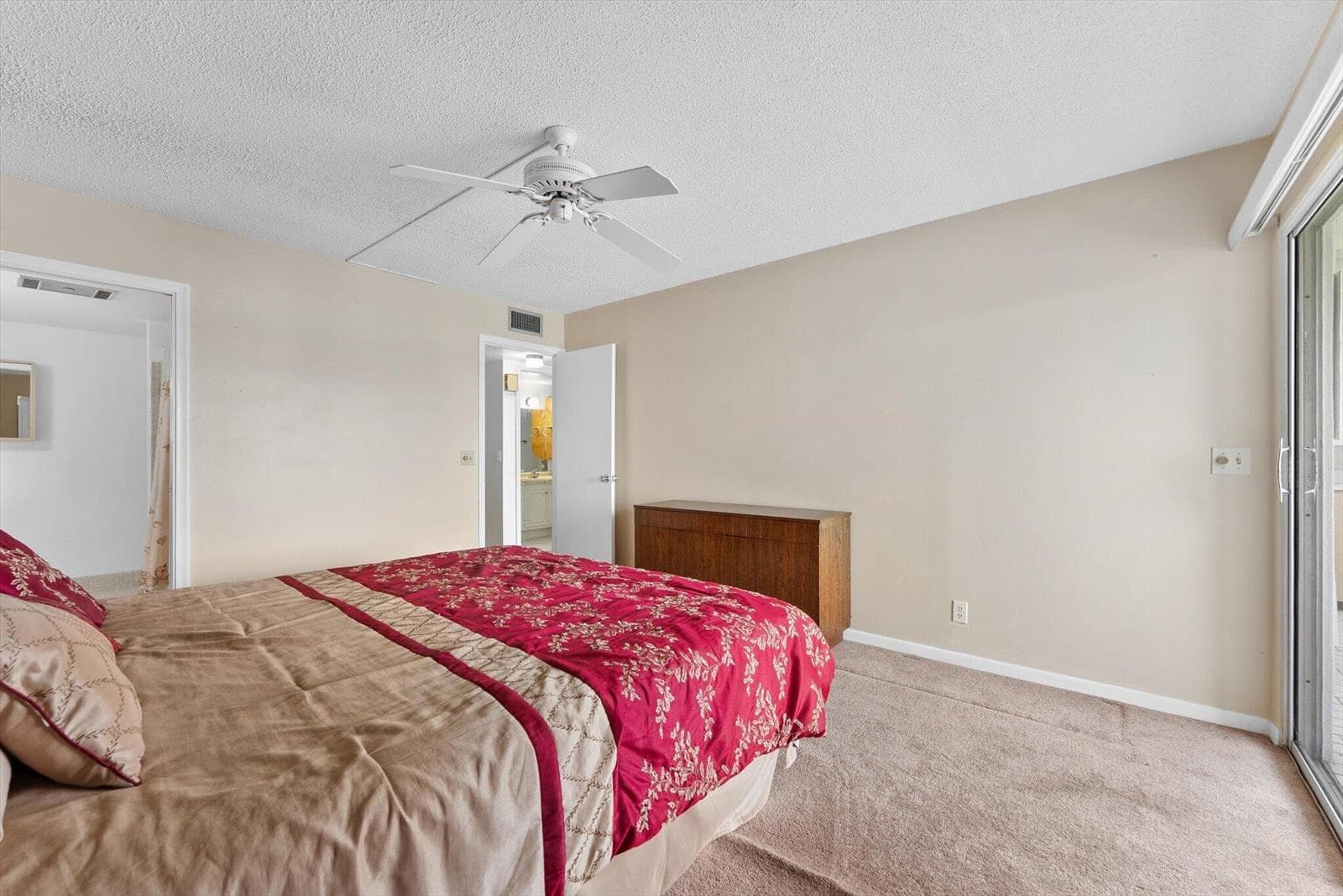 309 WELLINGTON M photo 15