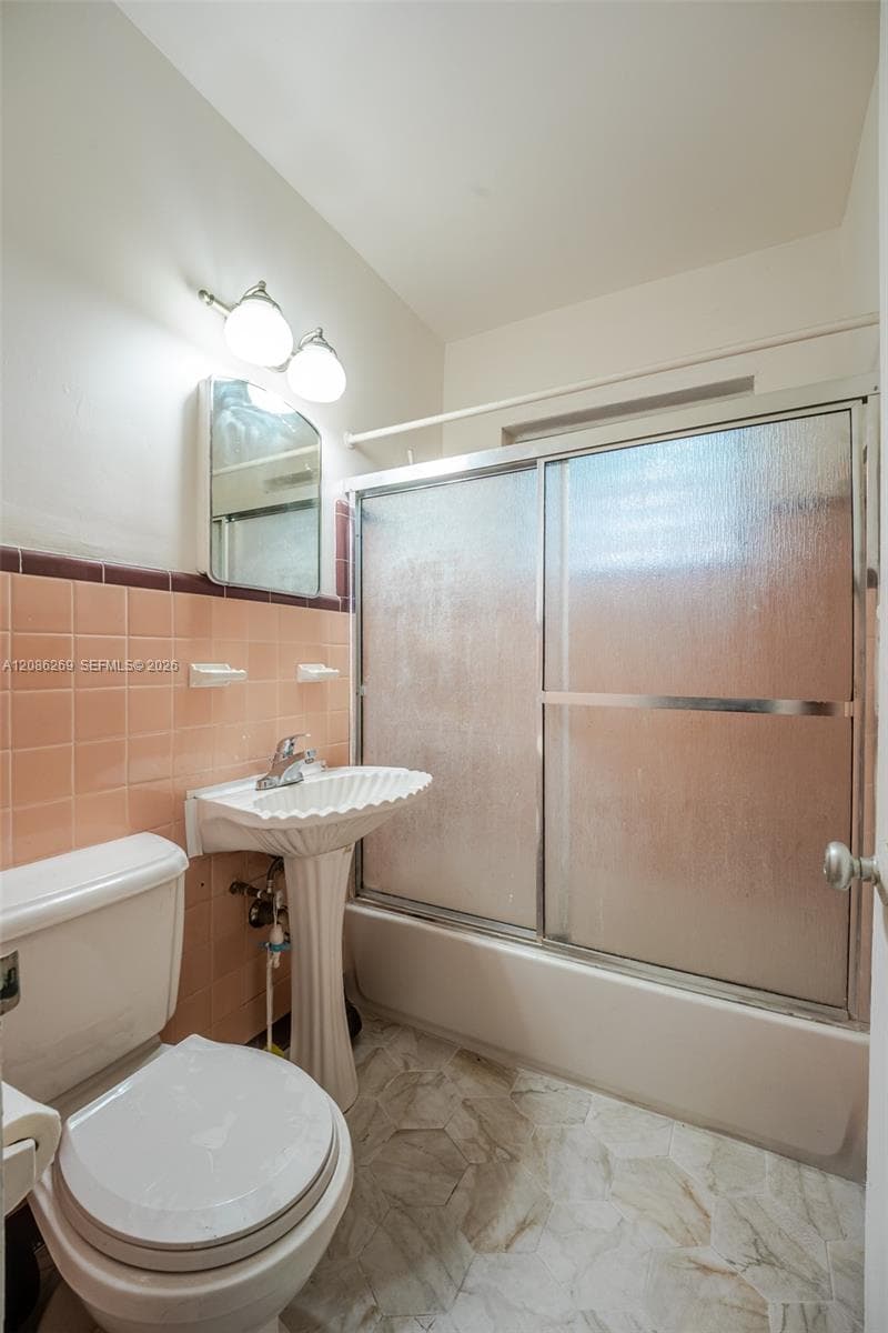 4740 Pine Tree Dr 20 photo 14