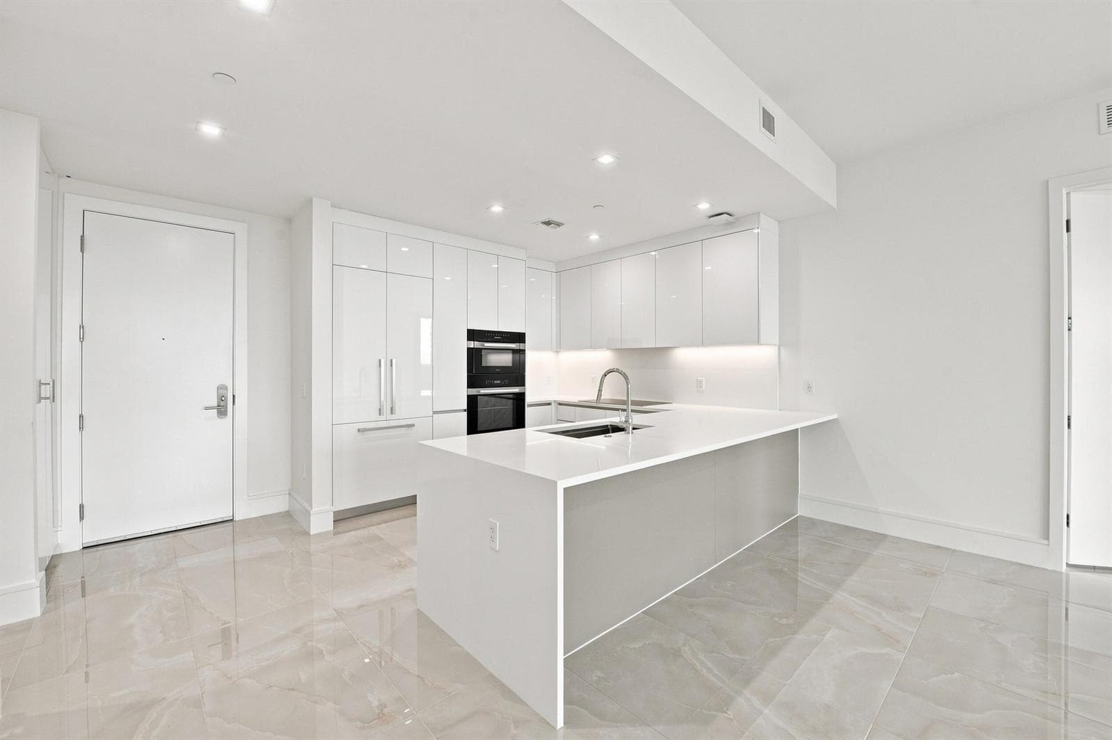 220 Lake Shore Drive 1517 photo 2