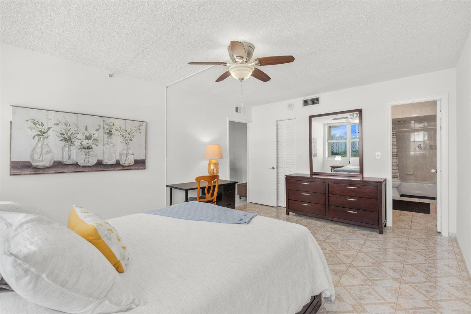1825 S Ocean Drive 703 photo 13