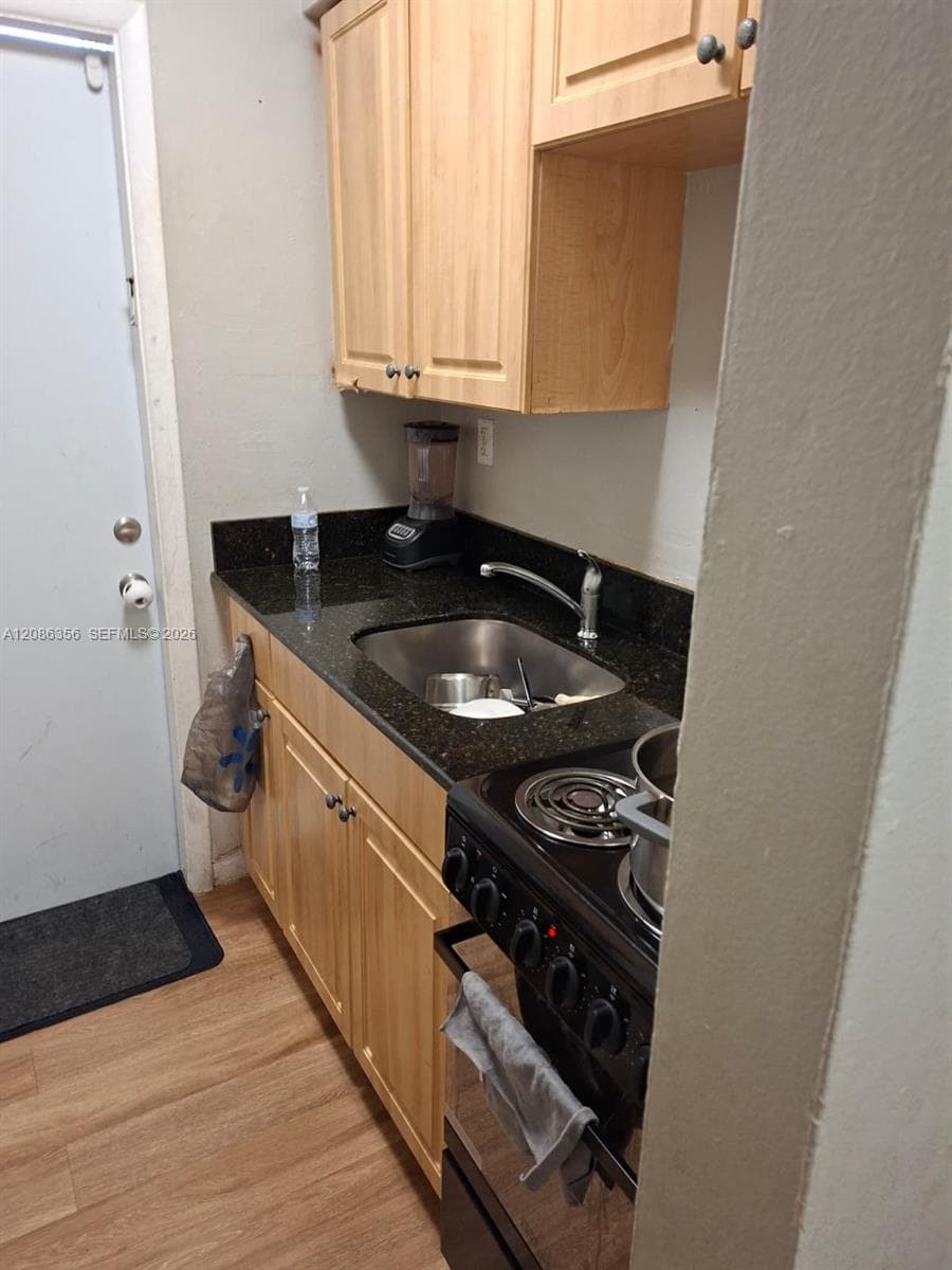 13025 Emerald Dr 252 photo 3