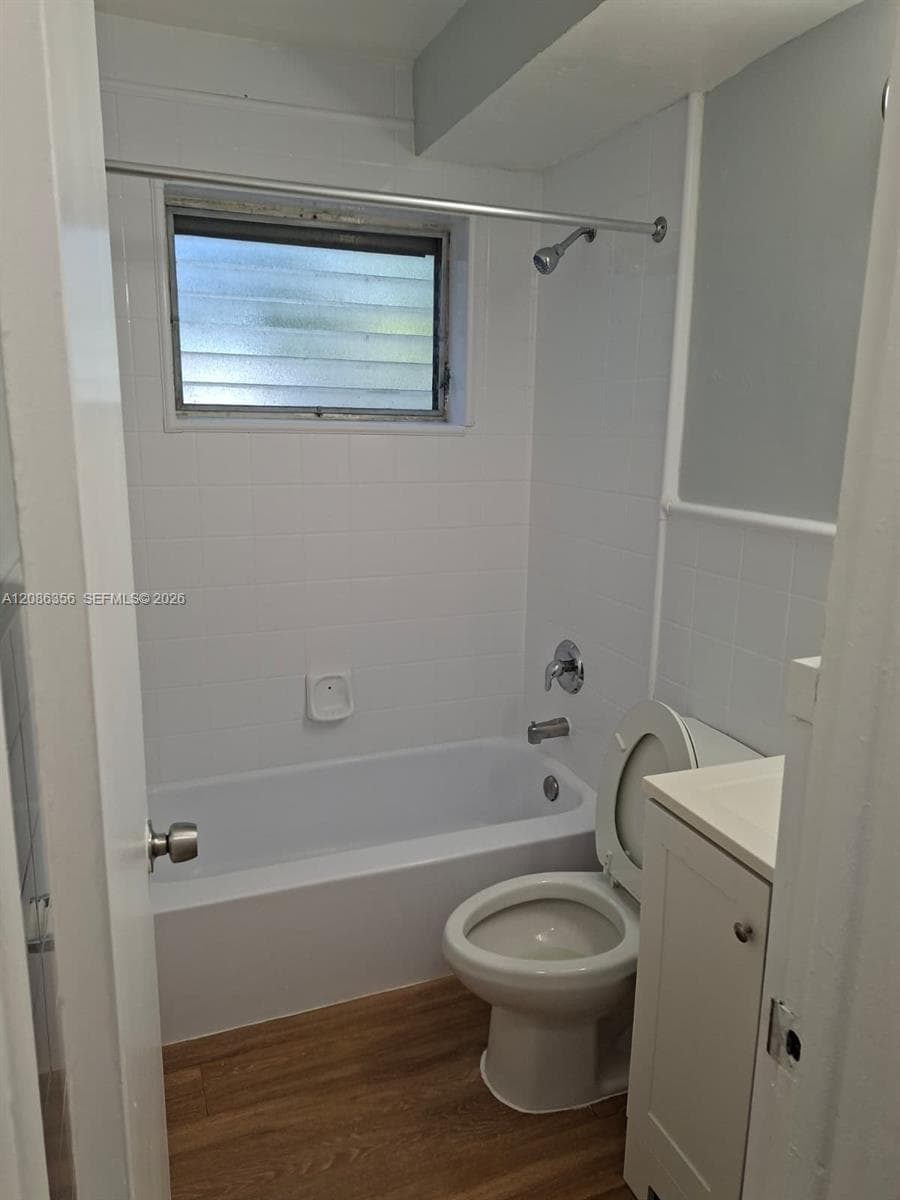 13025 Emerald Dr 252 photo 11