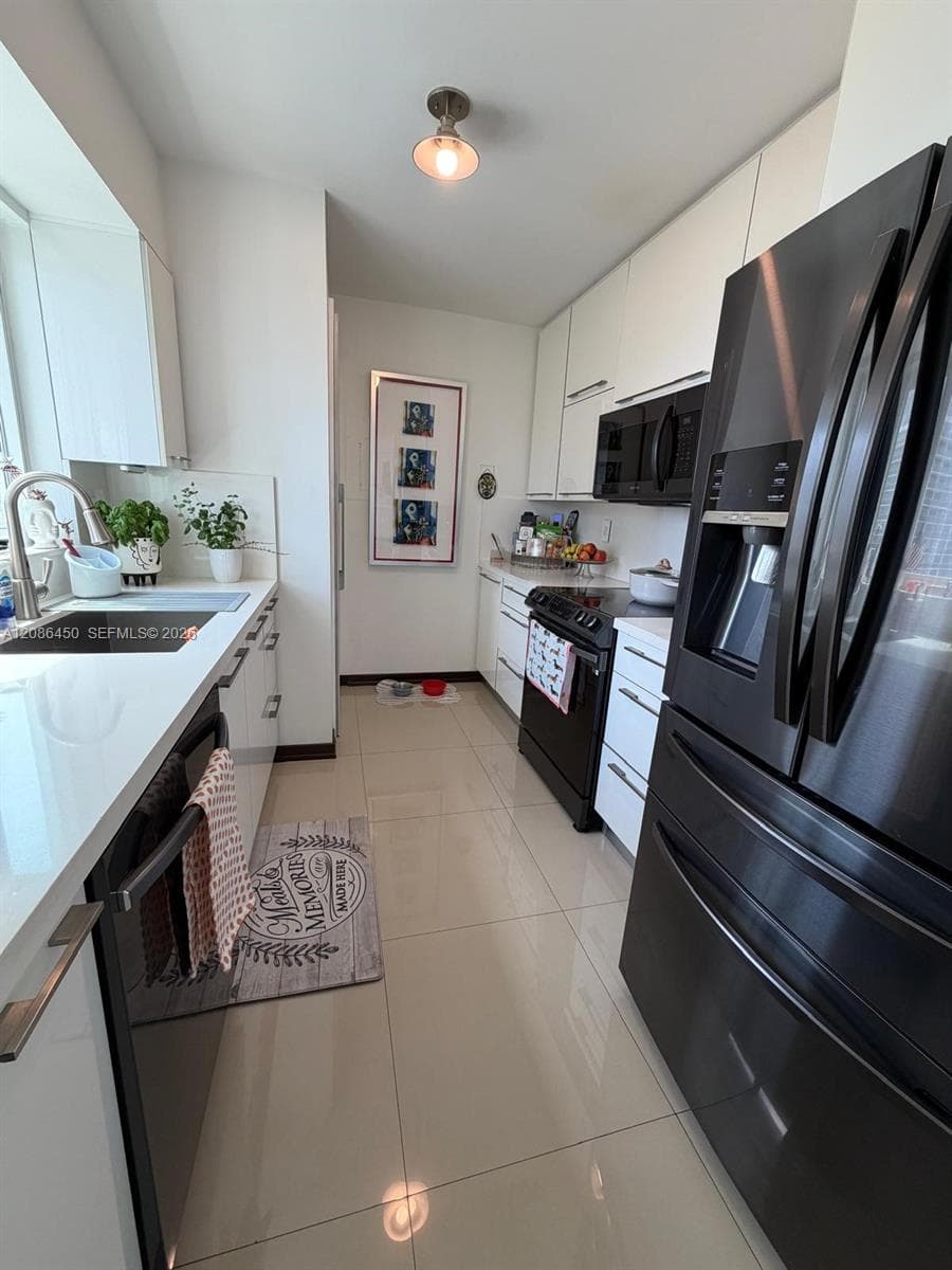 5900 Collins Ave 1606 photo 13