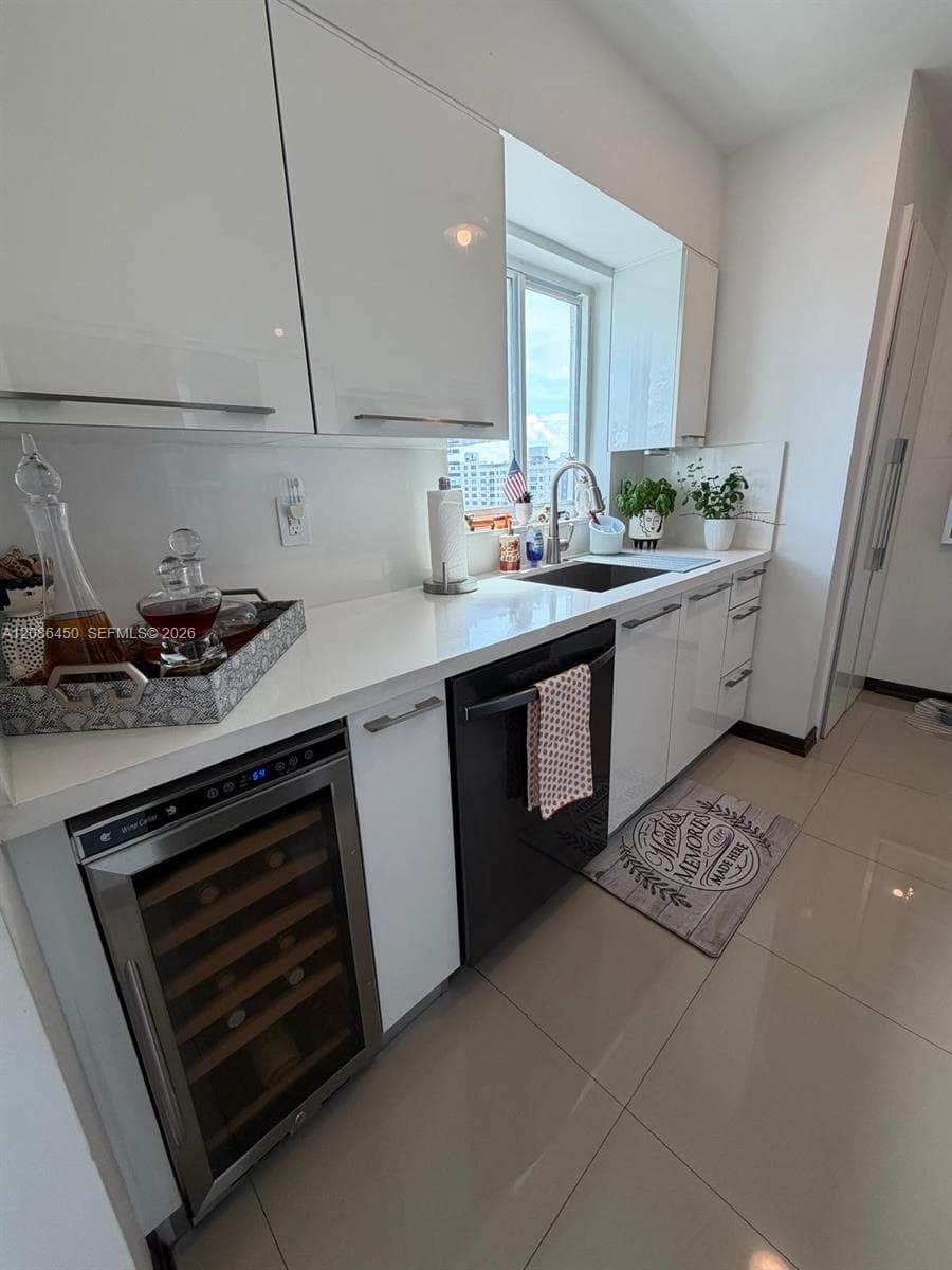 5900 Collins Ave 1606 photo 12