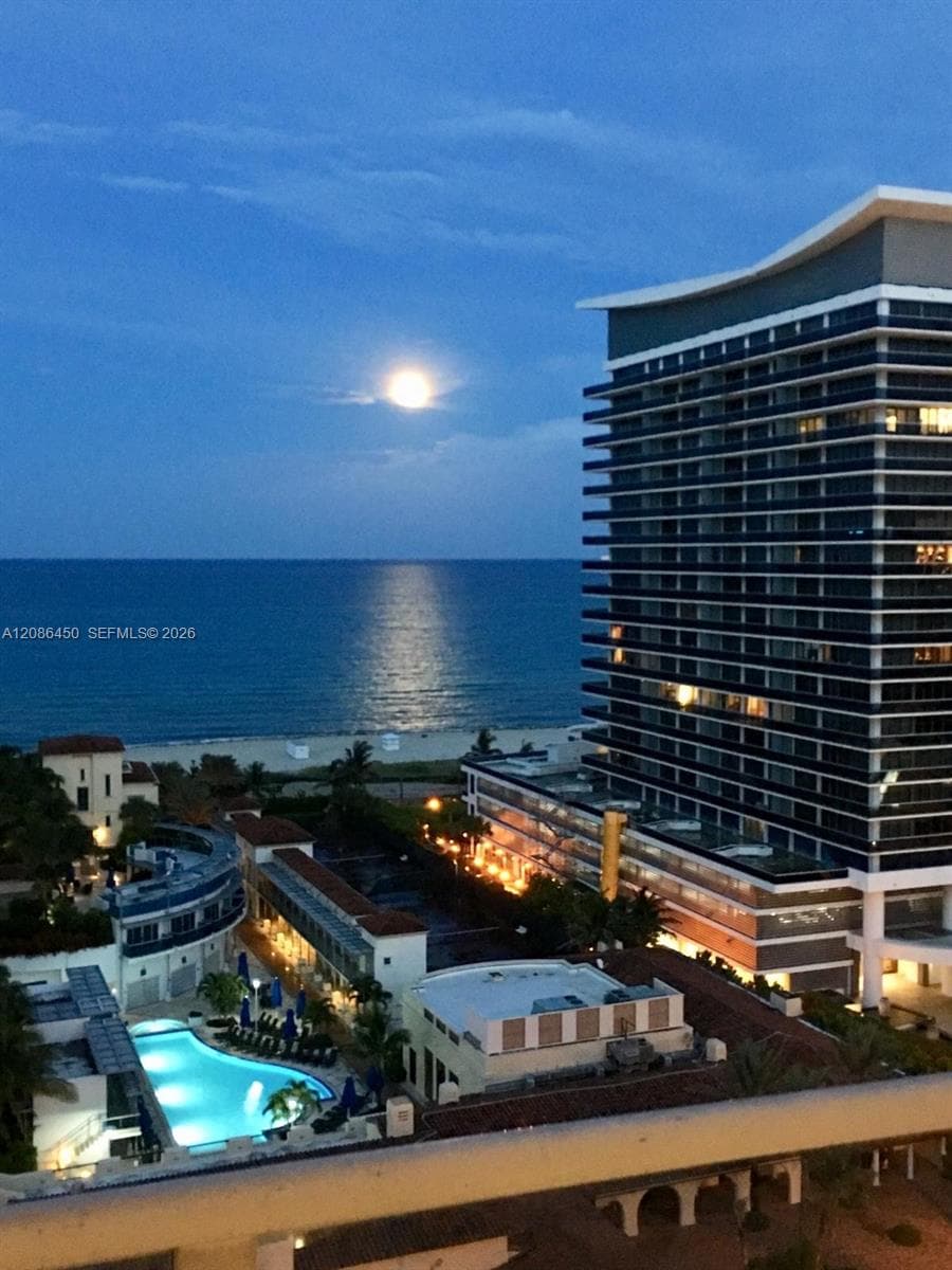 5900 Collins Ave 1606 photo 3