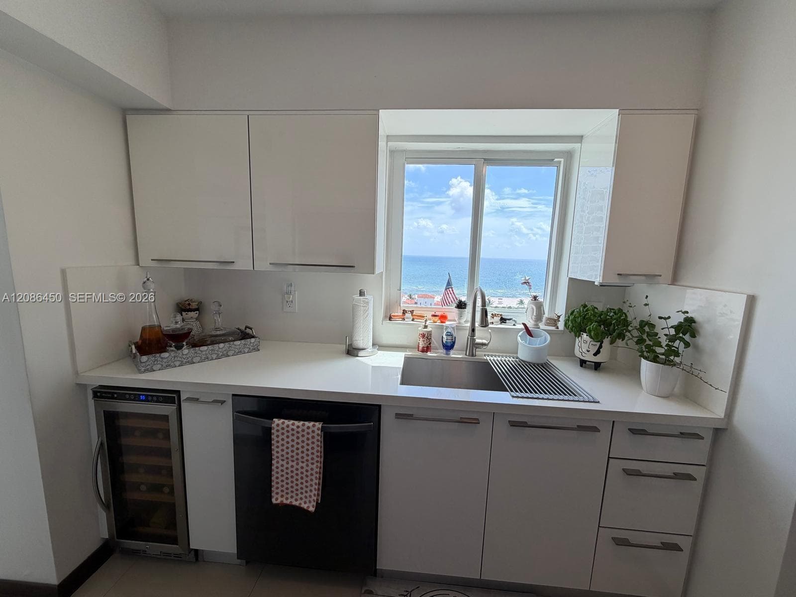 5900 Collins Ave 1606 photo 14