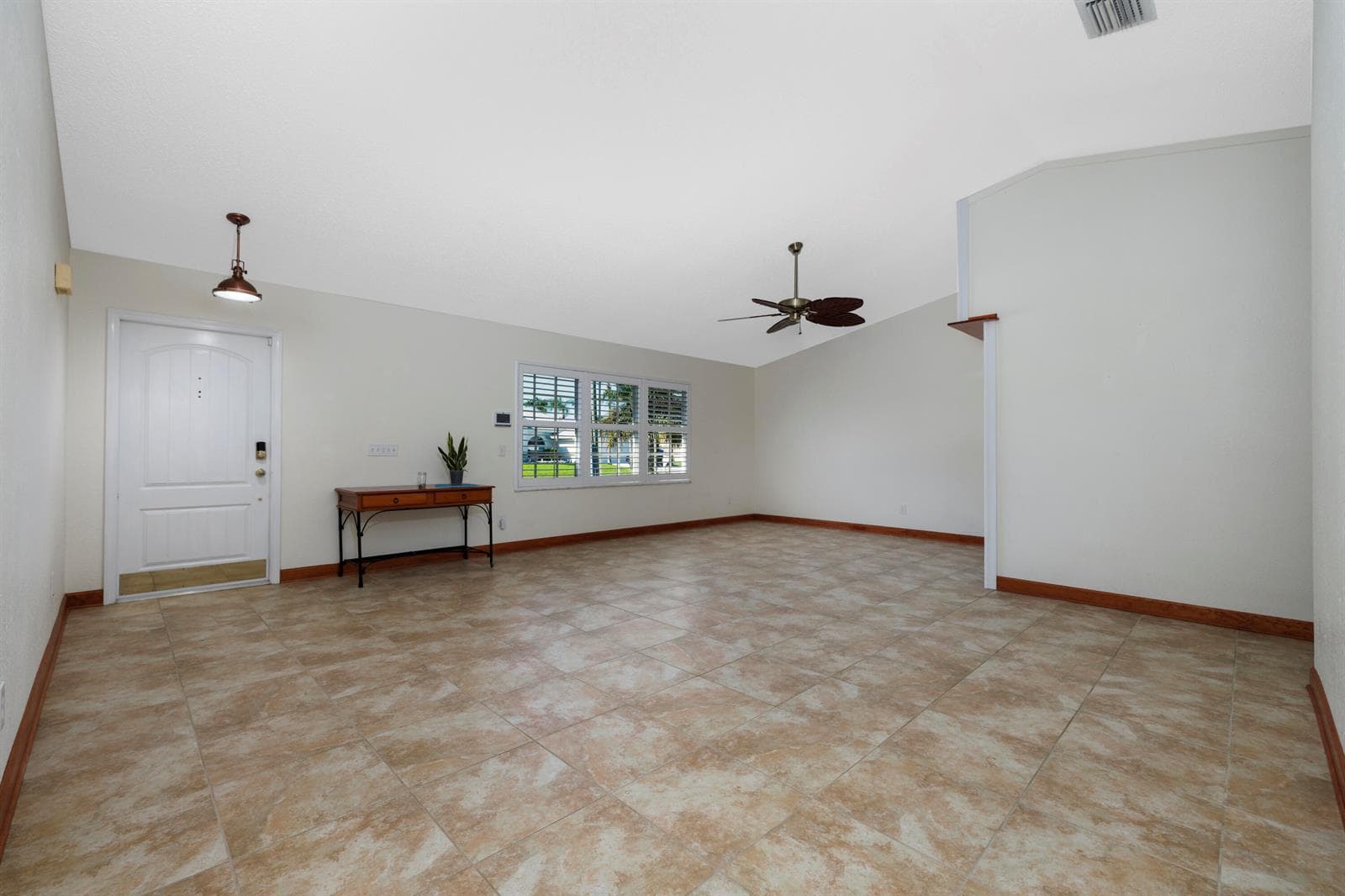 1617 SE North Blackwell Drive photo 6