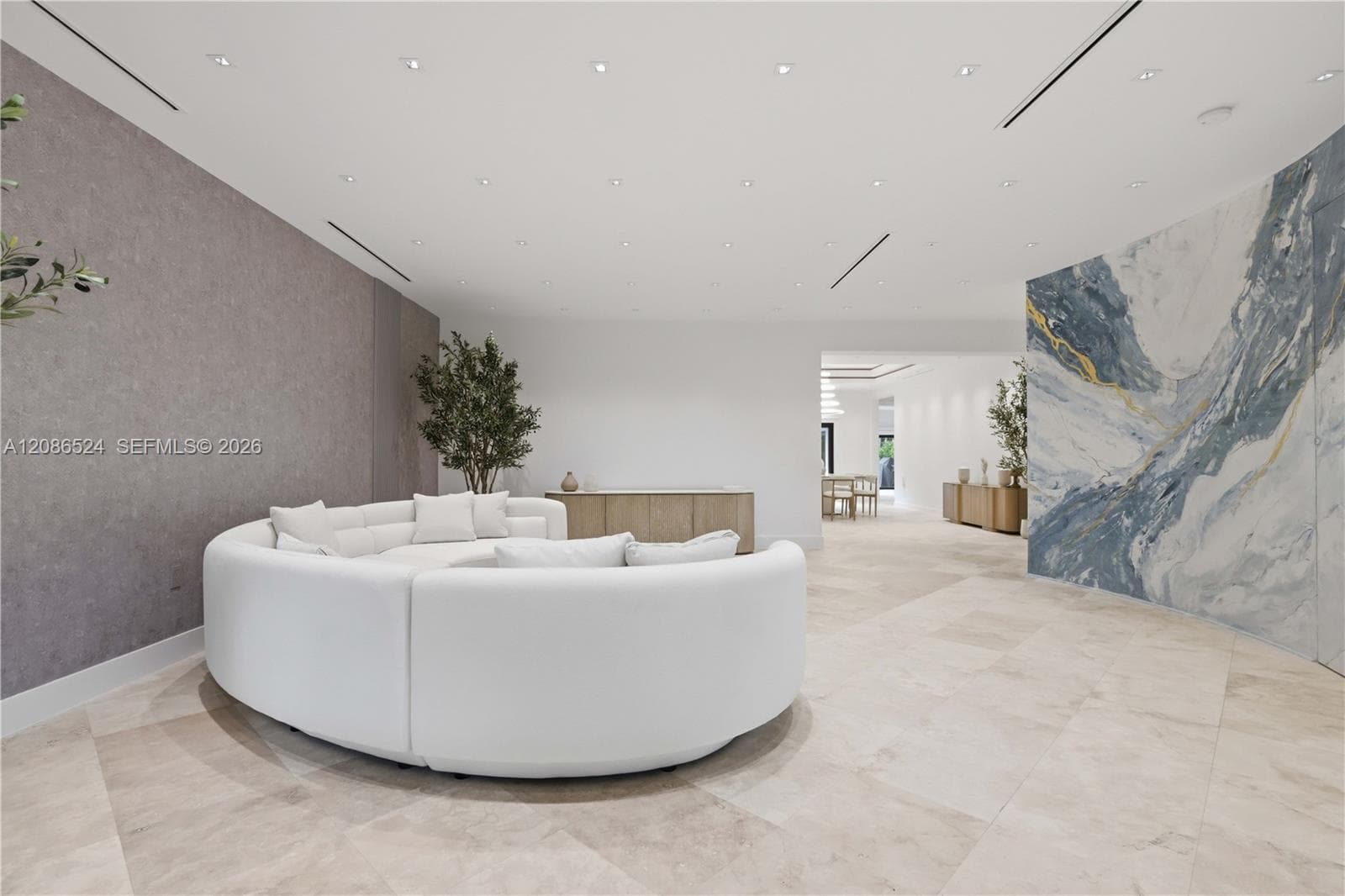 415 Holiday Dr photo 24