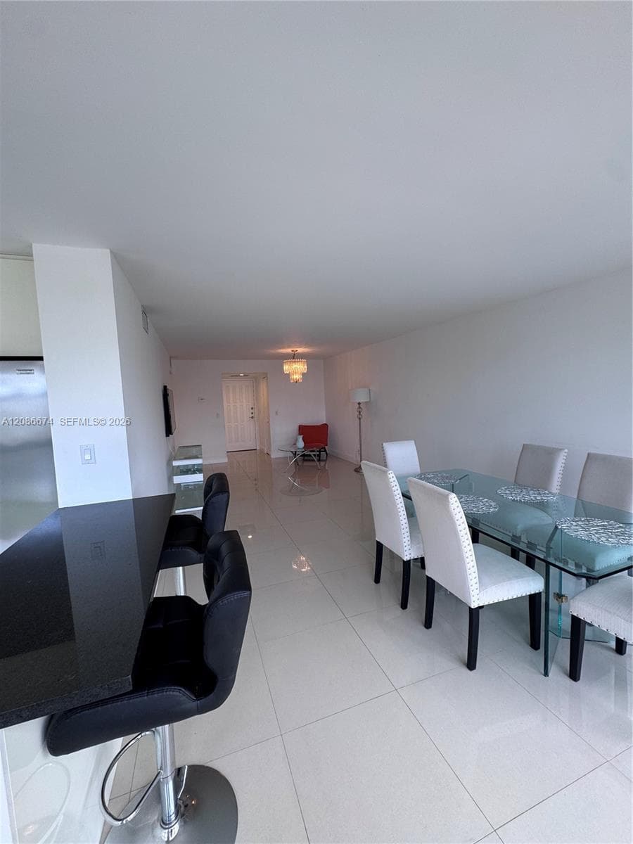 400 Leslie Dr 602 photo 6