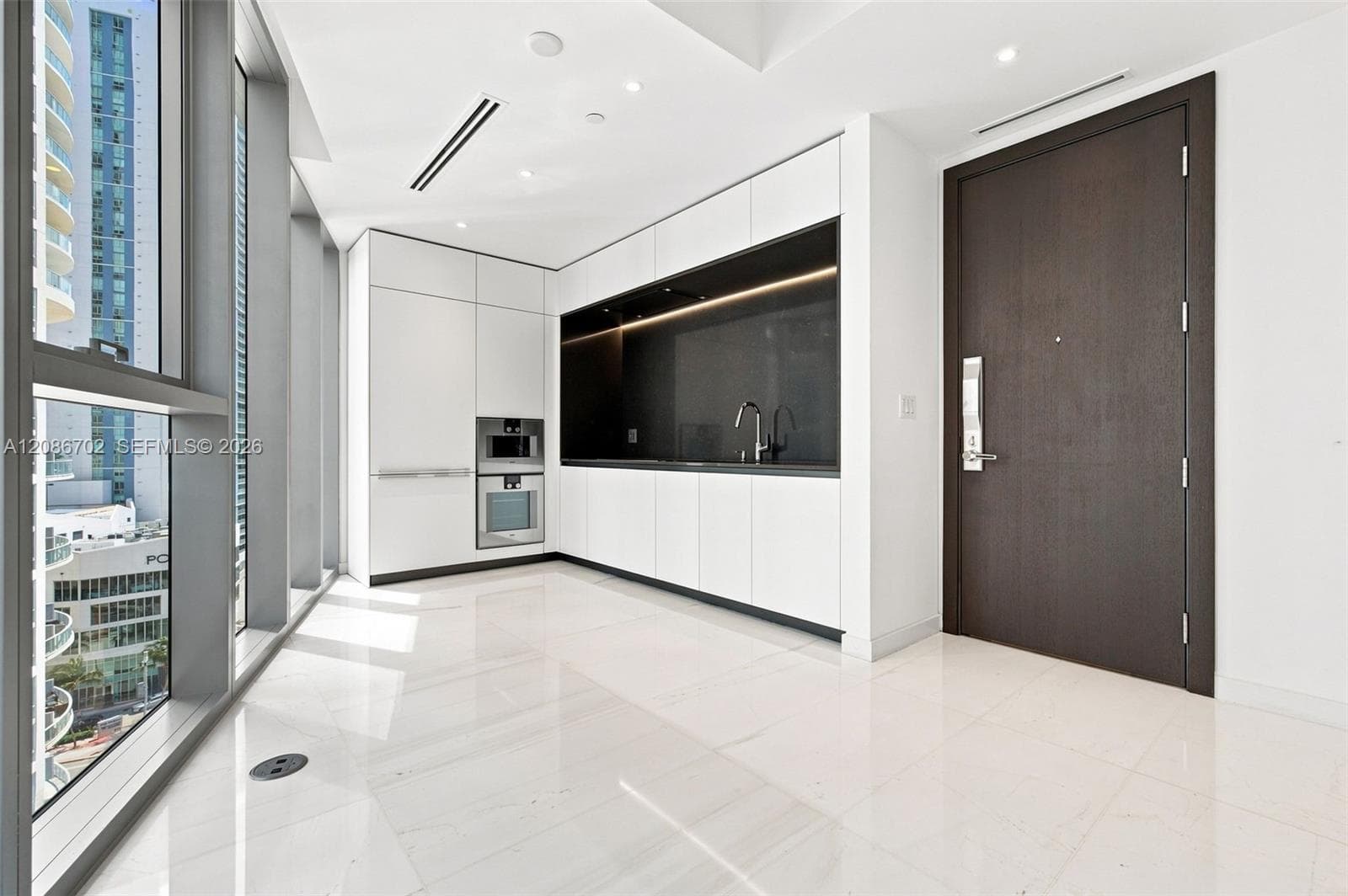 300 Biscayne Blvd Way 1106 photo 3