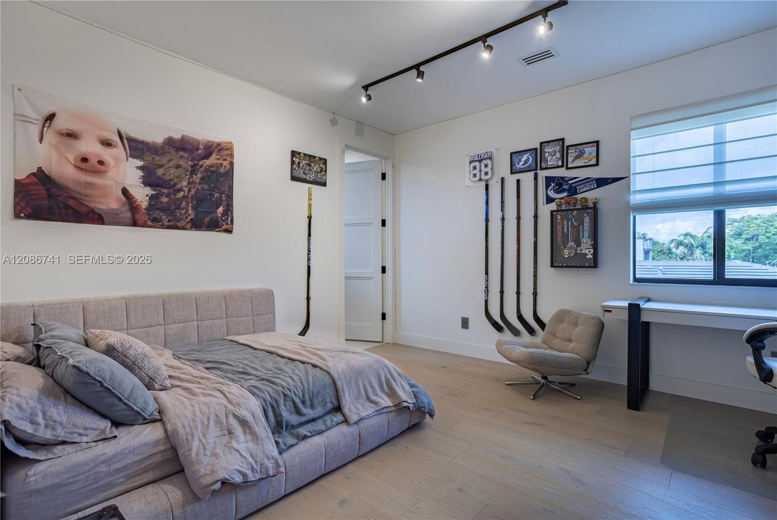 10910 Moore Dr photo 23