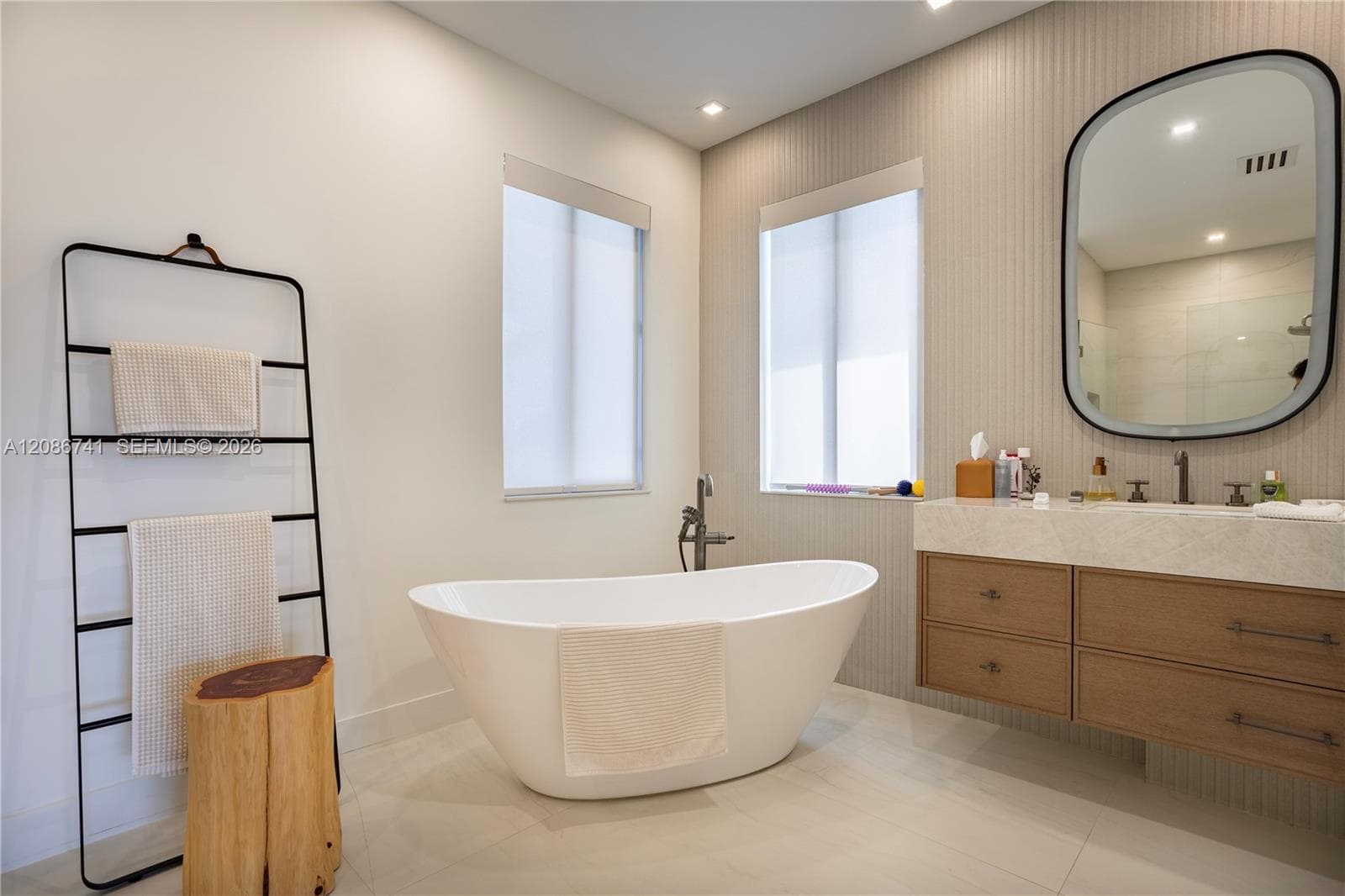 10910 Moore Dr photo 19