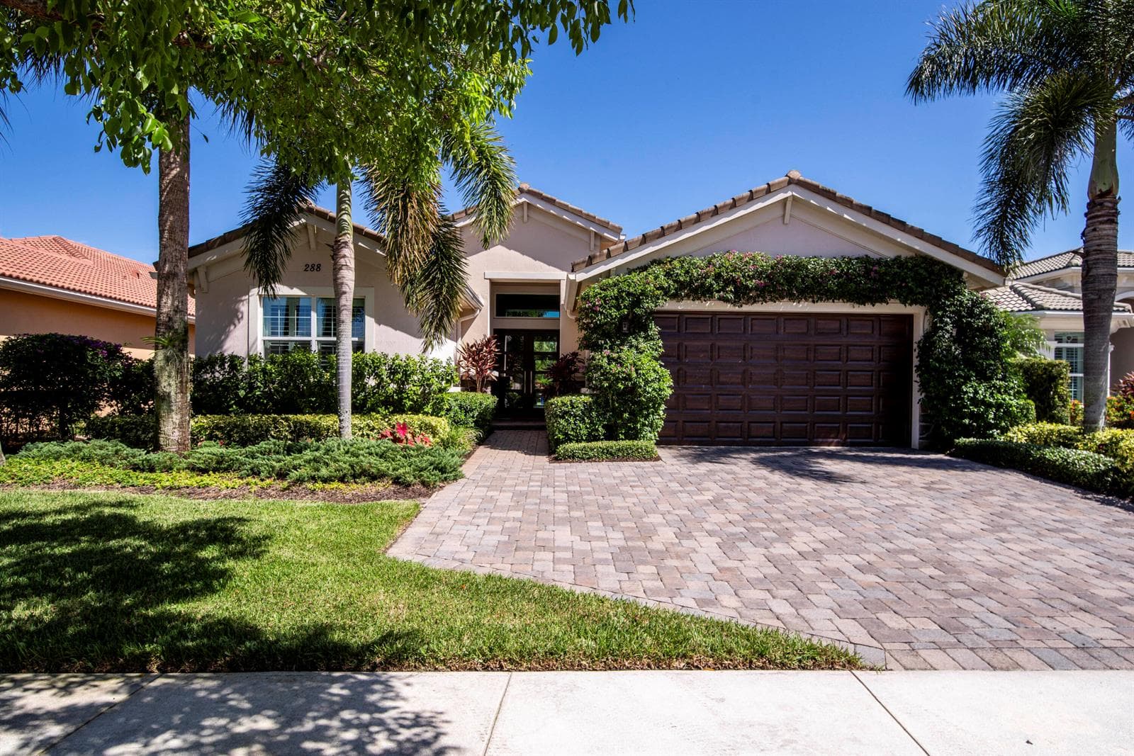 288 Carina Drive photo 1