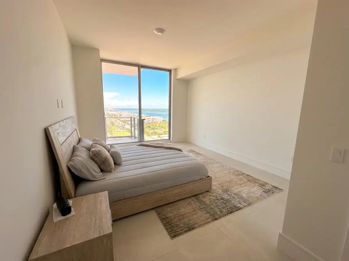 220 Lake Shore Drive 2021 photo 7