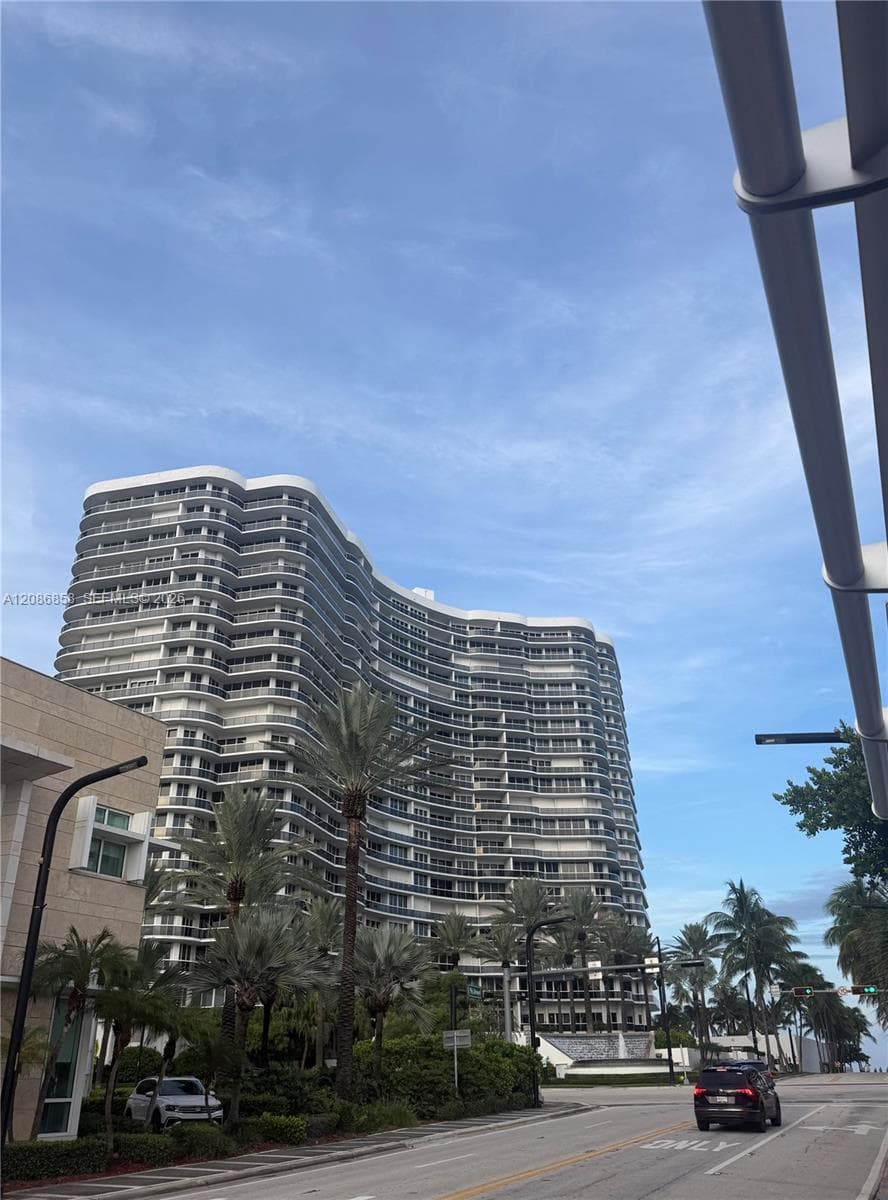 9601 Collins Ave 602 photo 3