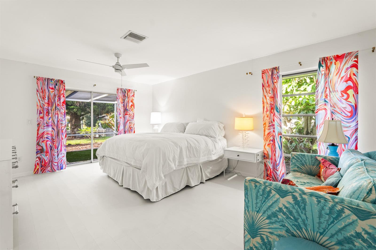 8945 SE HARBOR ISLAND Way photo 16