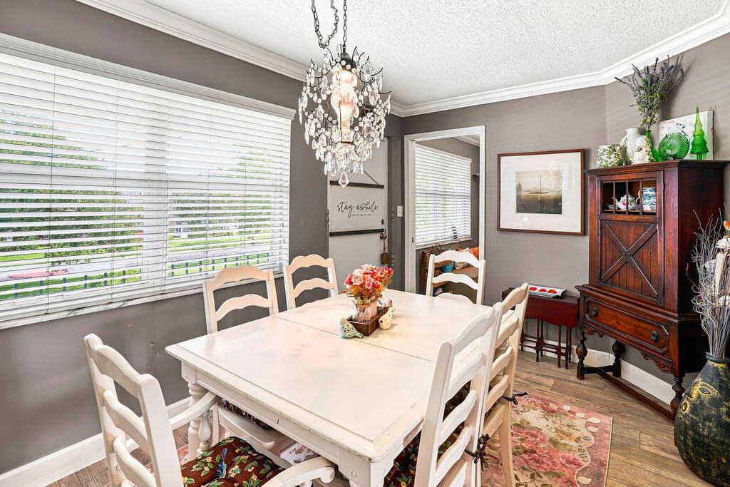 1177 BAYSHORE Drive 204 photo 3