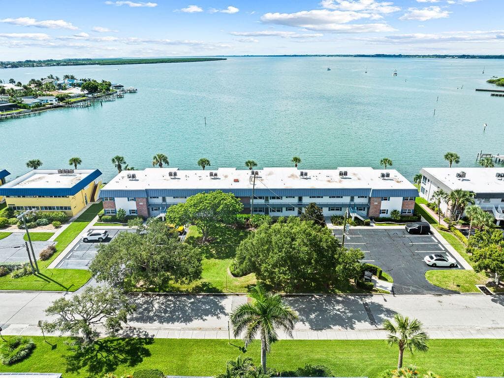 1177 BAYSHORE Drive 204 photo 1