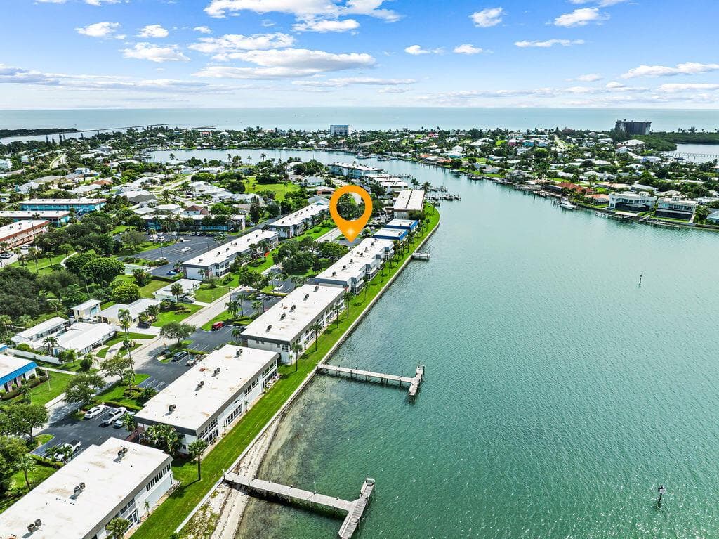 1177 BAYSHORE Drive 204 photo 9