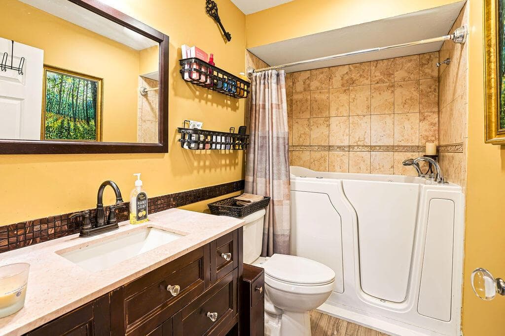 1177 BAYSHORE Drive 204 photo 8