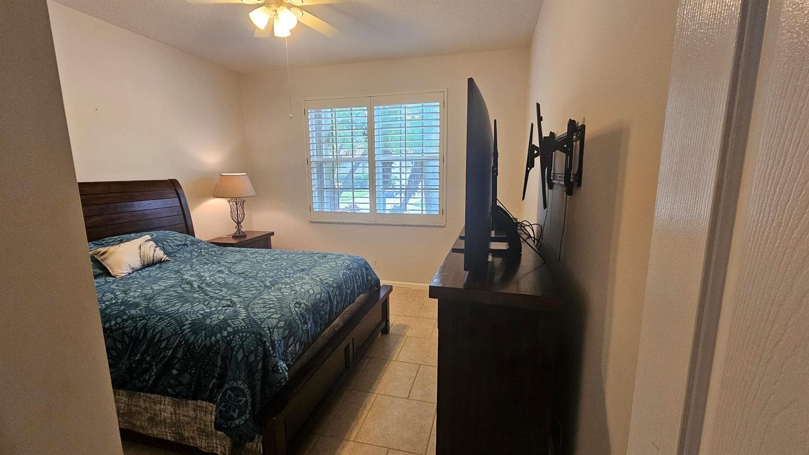 9269 VERCELLI Street photo 23