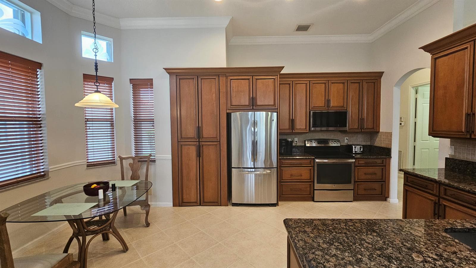 9269 VERCELLI Street photo 2