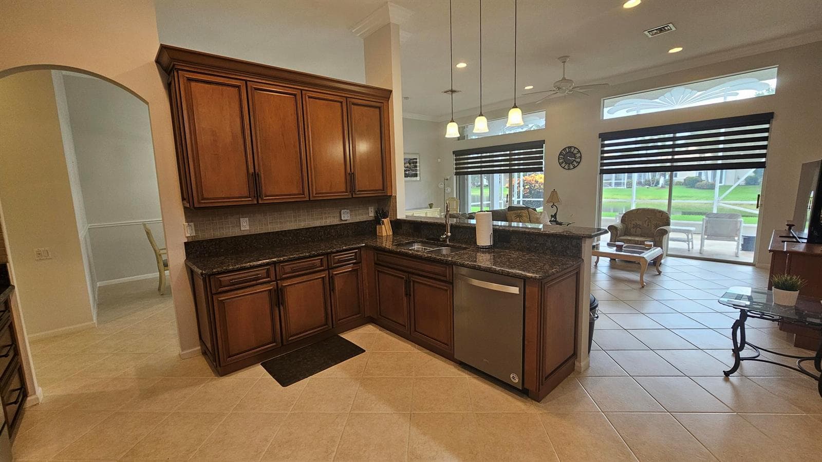 9269 VERCELLI Street photo 3