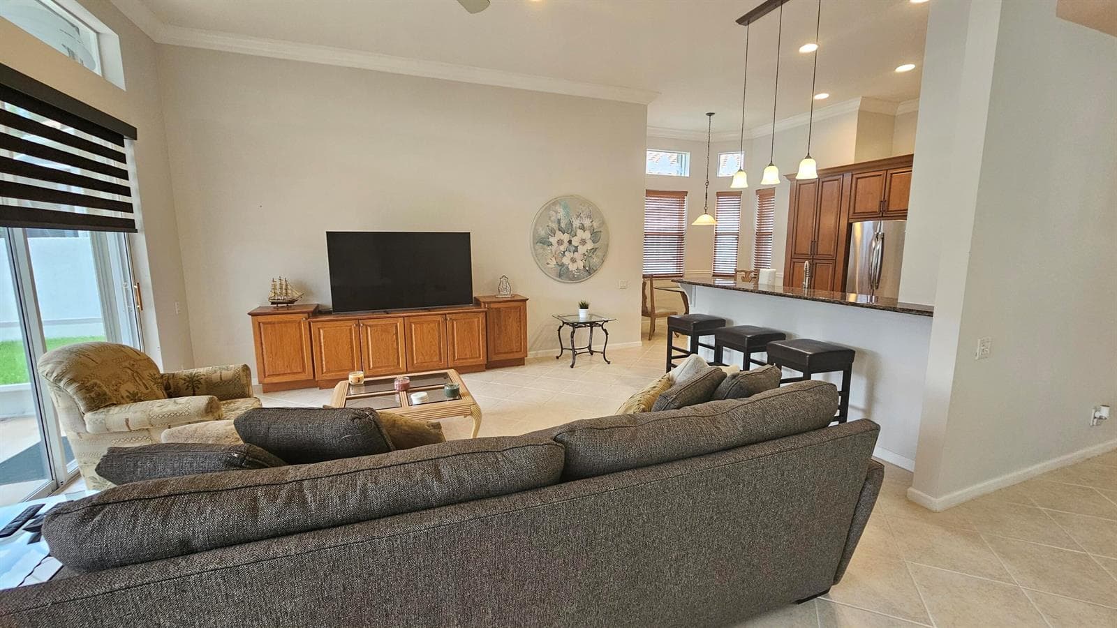 9269 VERCELLI Street photo 5