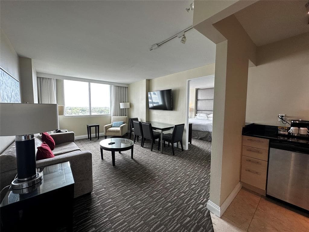 2670 E SUNRISE Boulevard #709 photo 6
