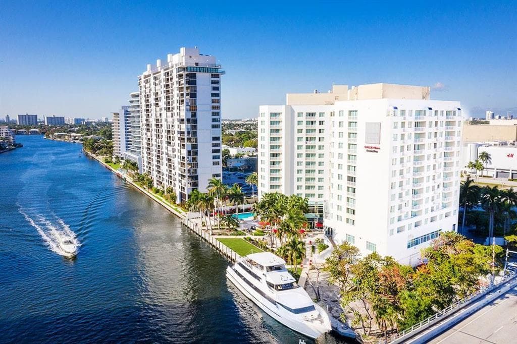 2670 E SUNRISE Boulevard #709 photo 1