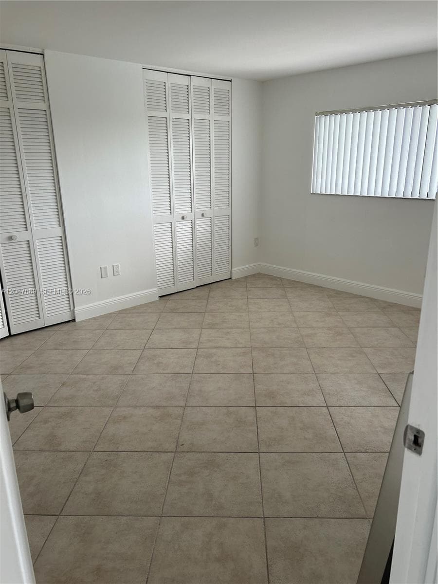110 S Shore Dr 4E photo 13