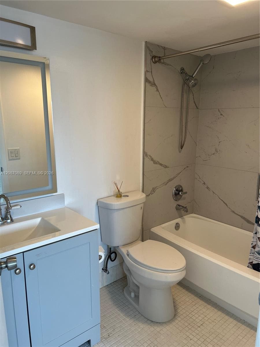 110 S Shore Dr 4E photo 16