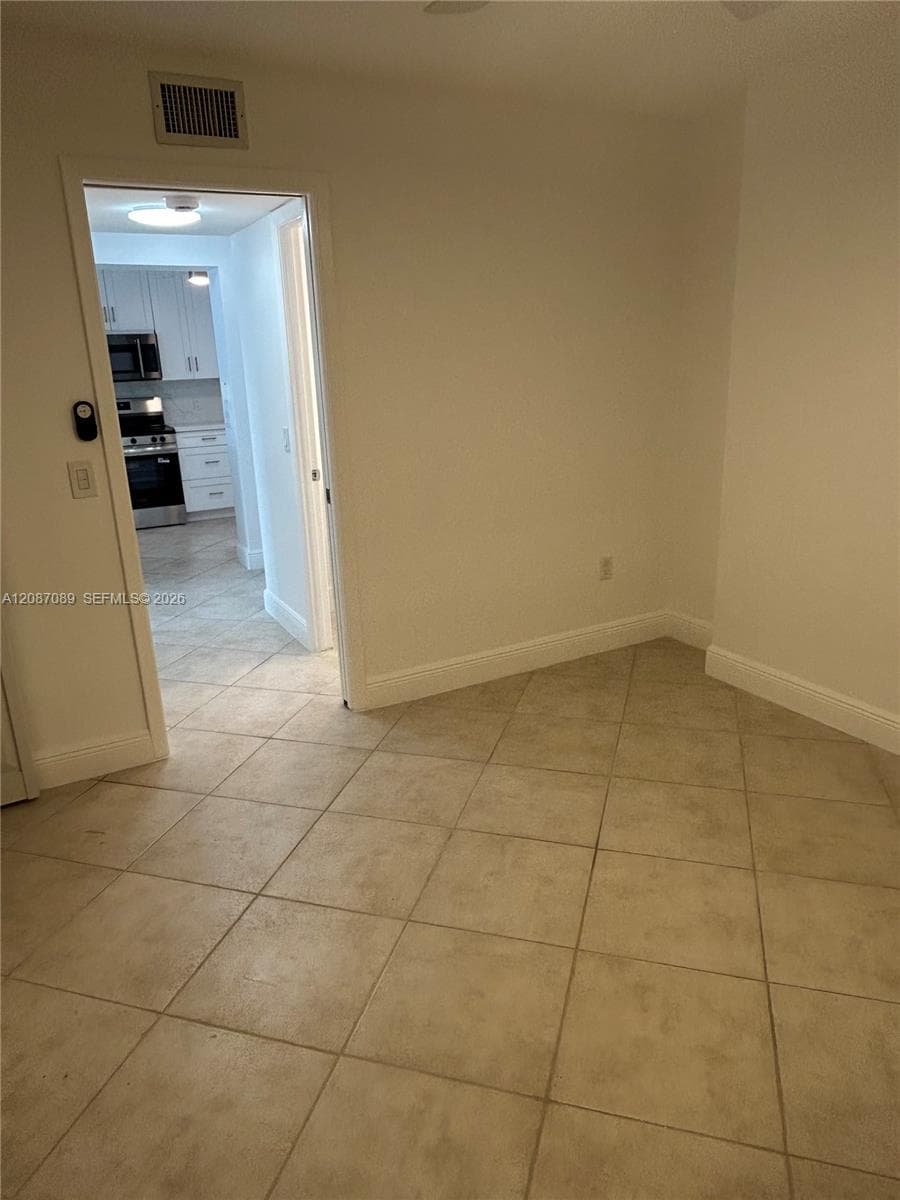 110 S Shore Dr 4E photo 12