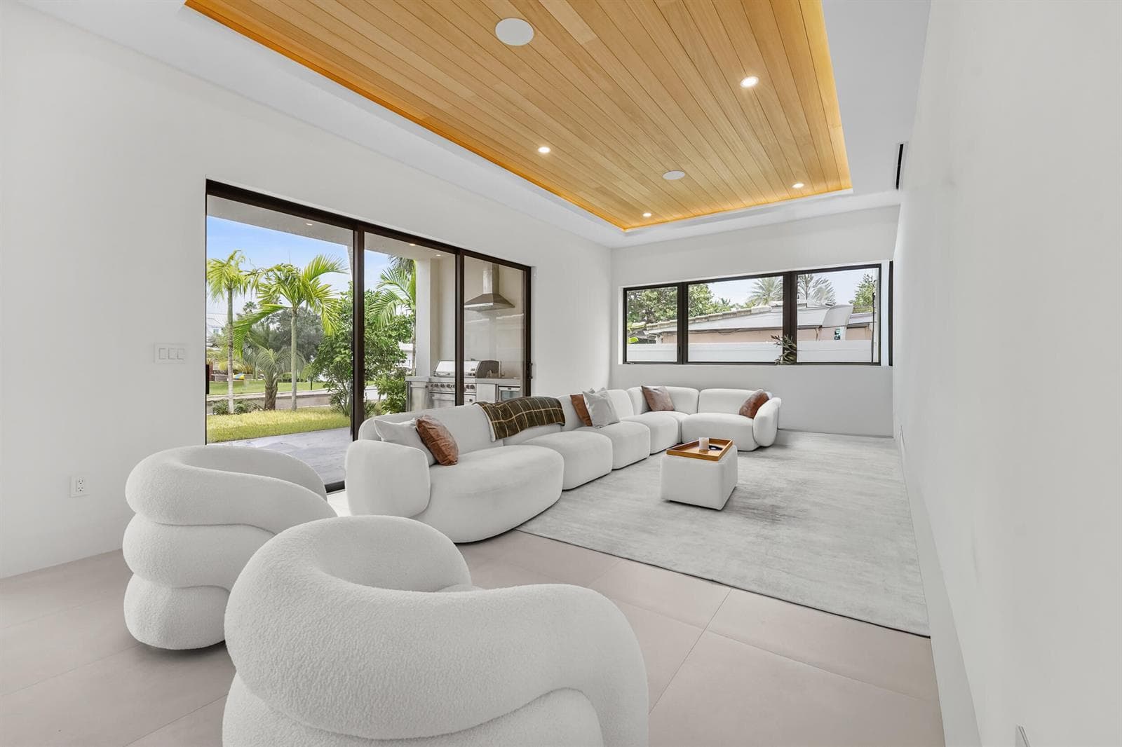 1317 TANGELO Isle photo 3