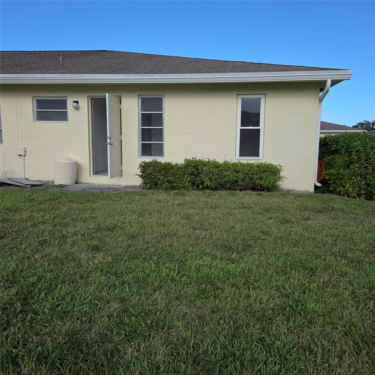 5385 LAKEFRONT Boulevard A photo 23