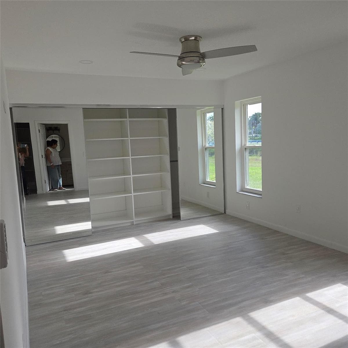 5385 LAKEFRONT Boulevard A photo 13