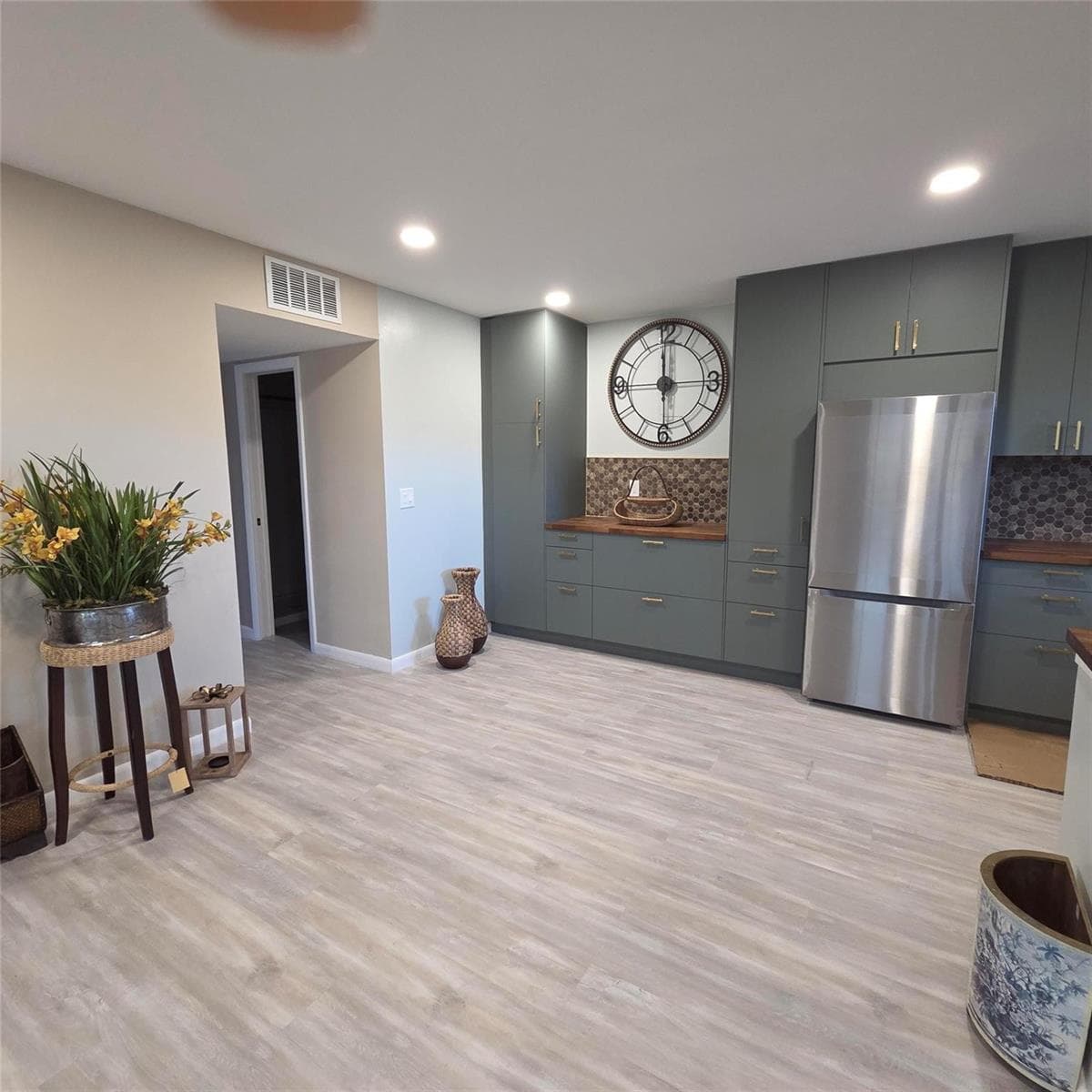 5385 LAKEFRONT Boulevard A photo 7
