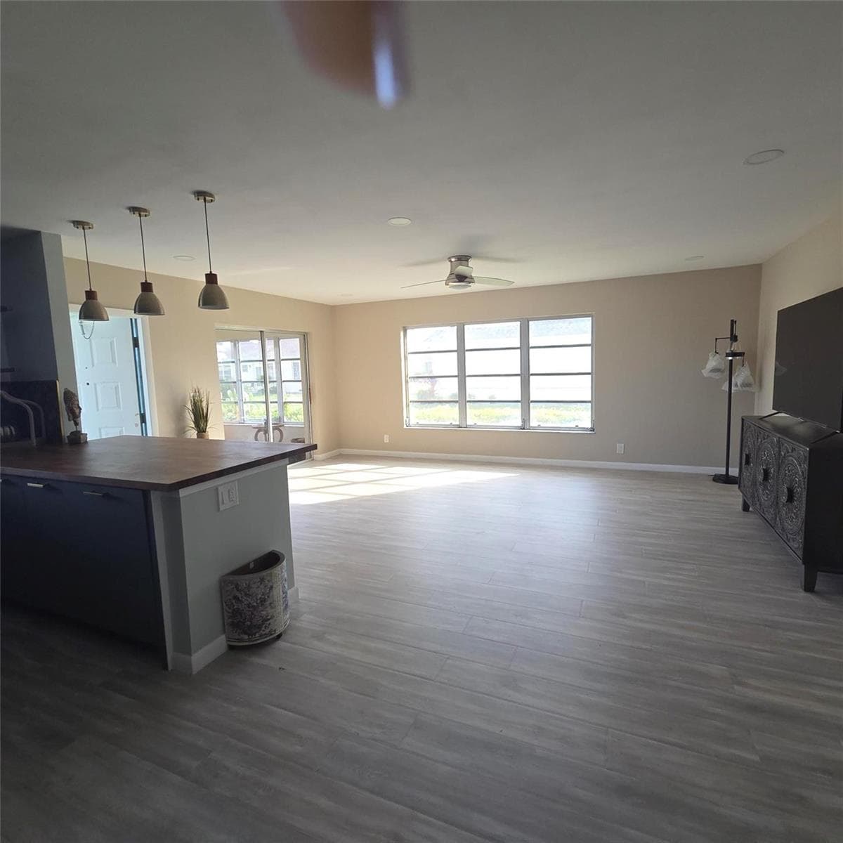 5385 LAKEFRONT Boulevard A photo 11