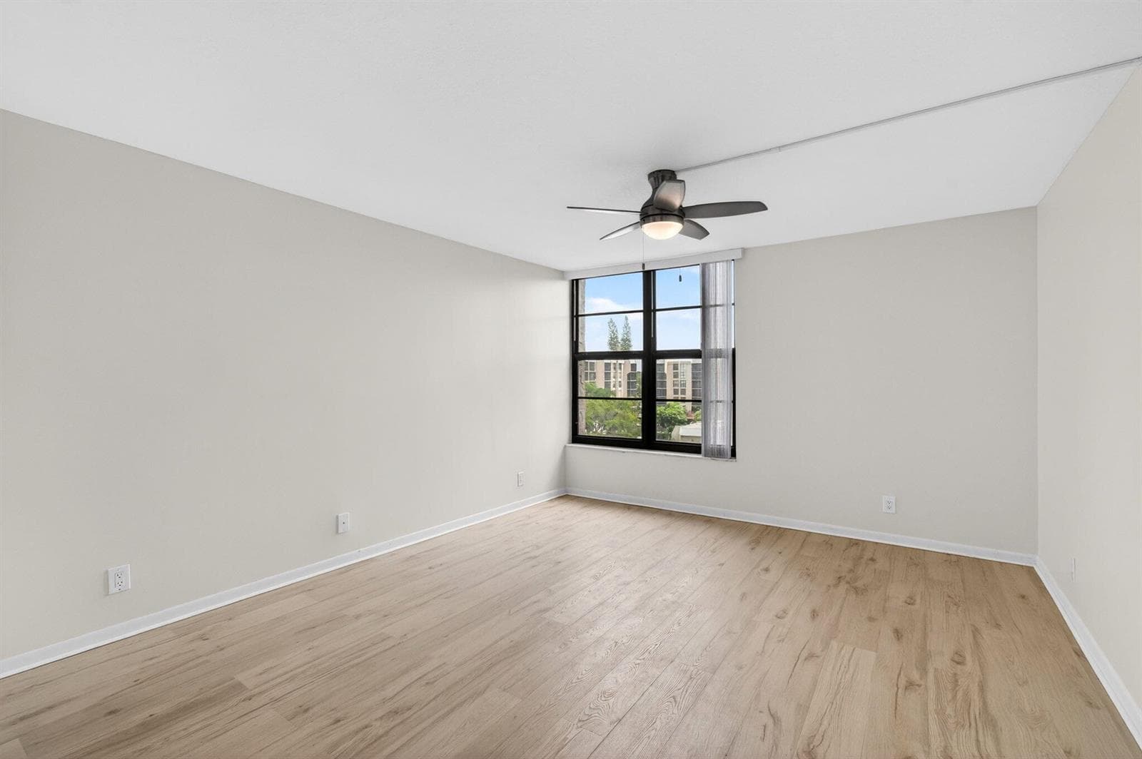 12 Royal Palm Way 501 photo 23