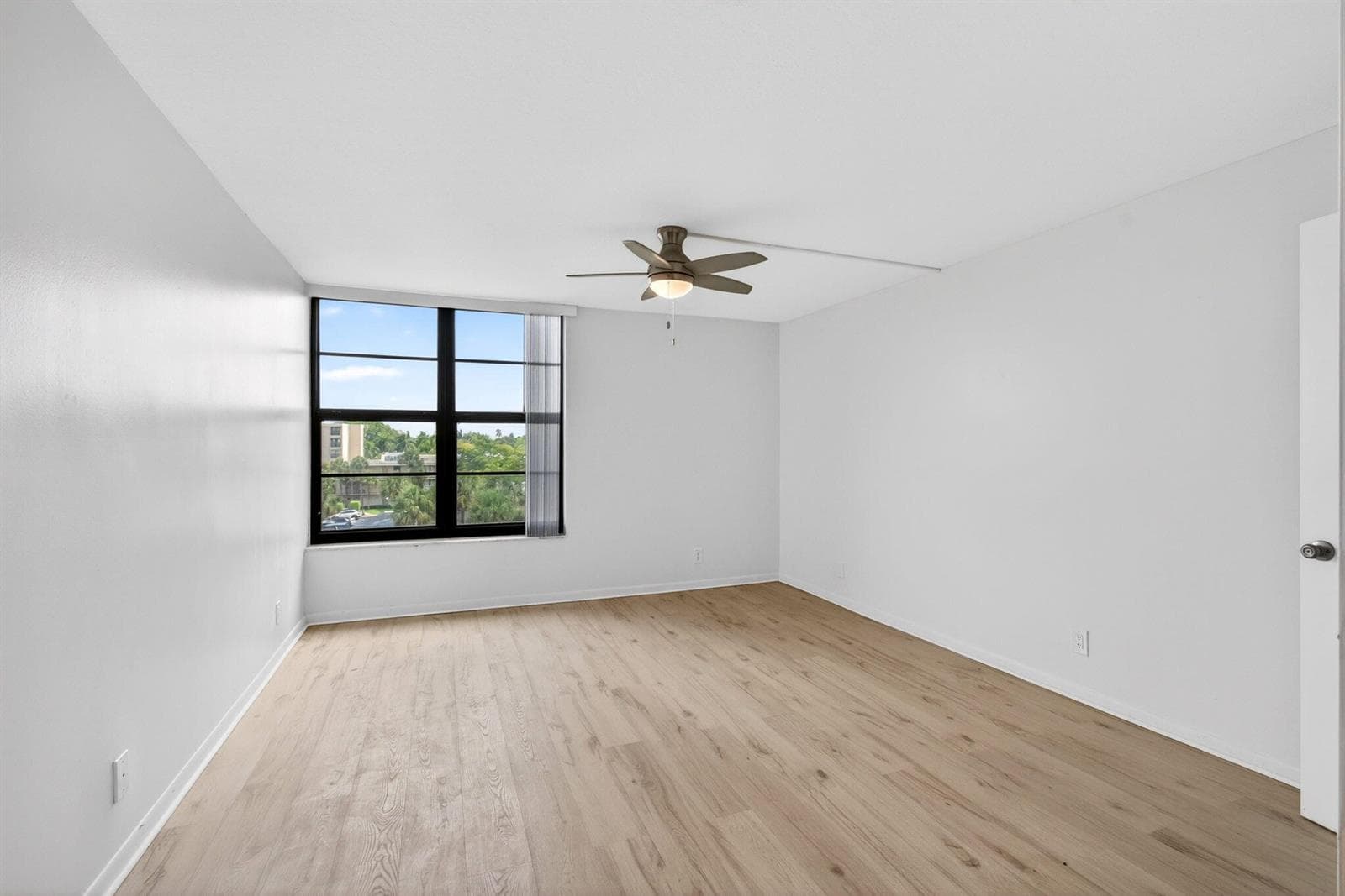 12 Royal Palm Way 501 photo 24