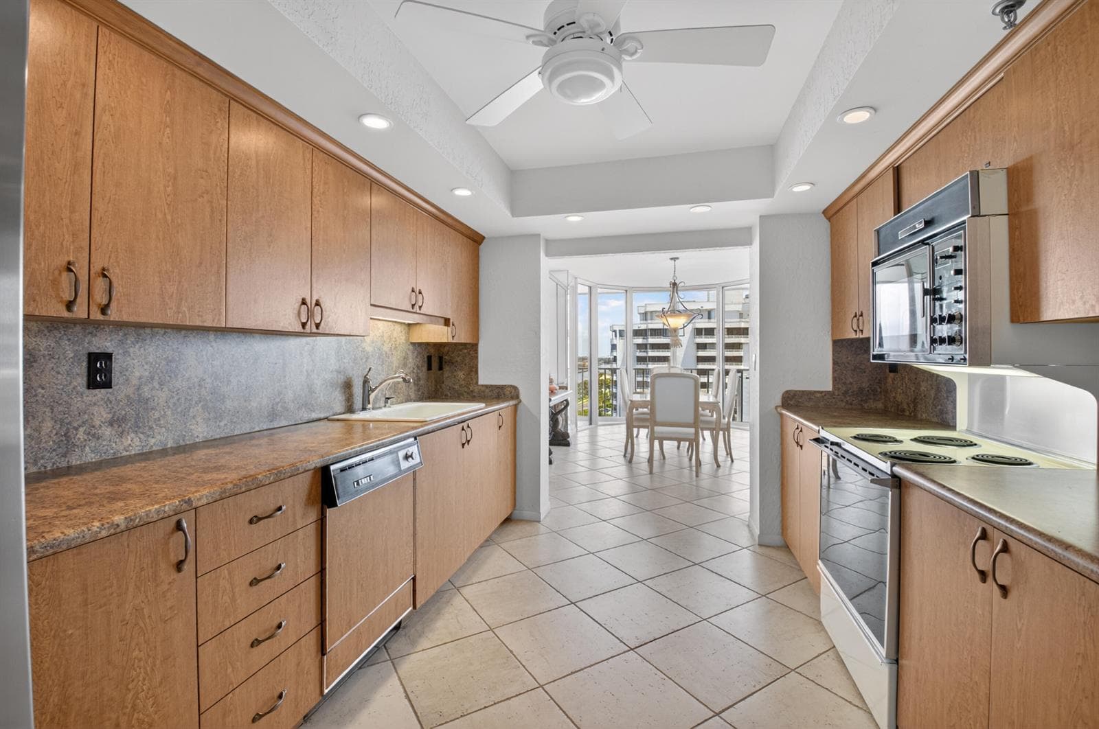 2917 S Ocean Boulevard 902 photo 9
