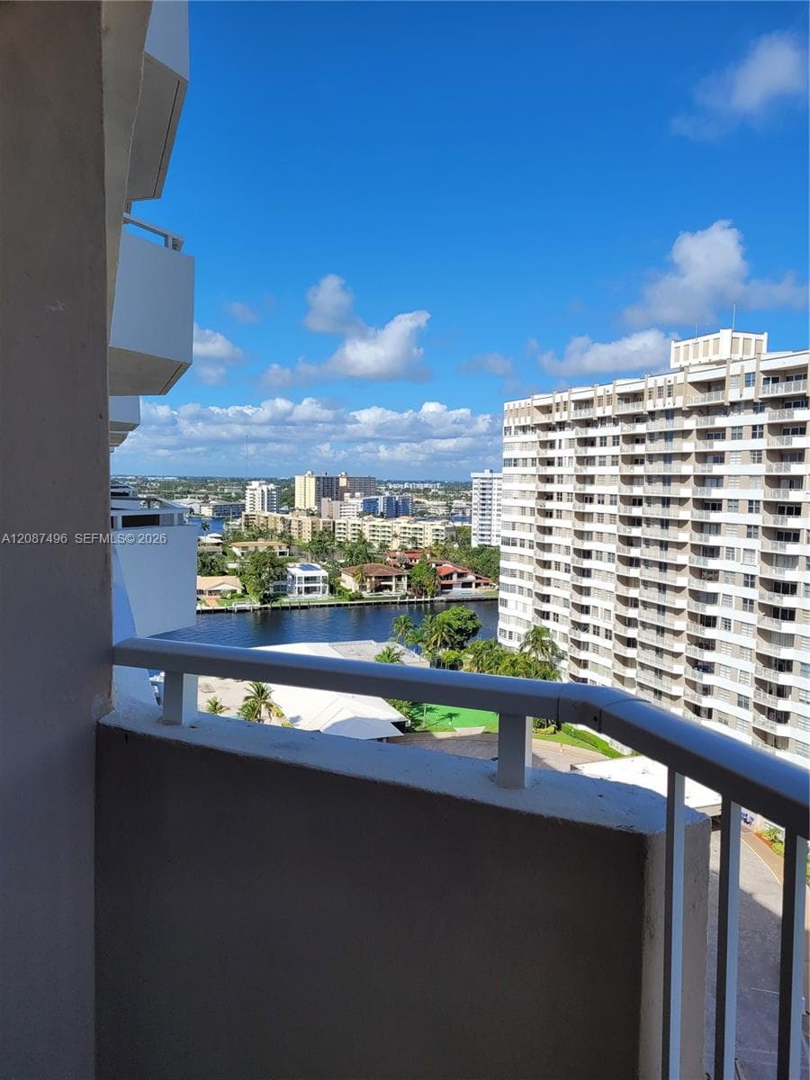 1985 S OCEAN DR 15M photo 2