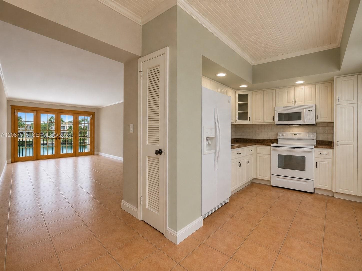 3050 NE 48th Ct 405 photo 6