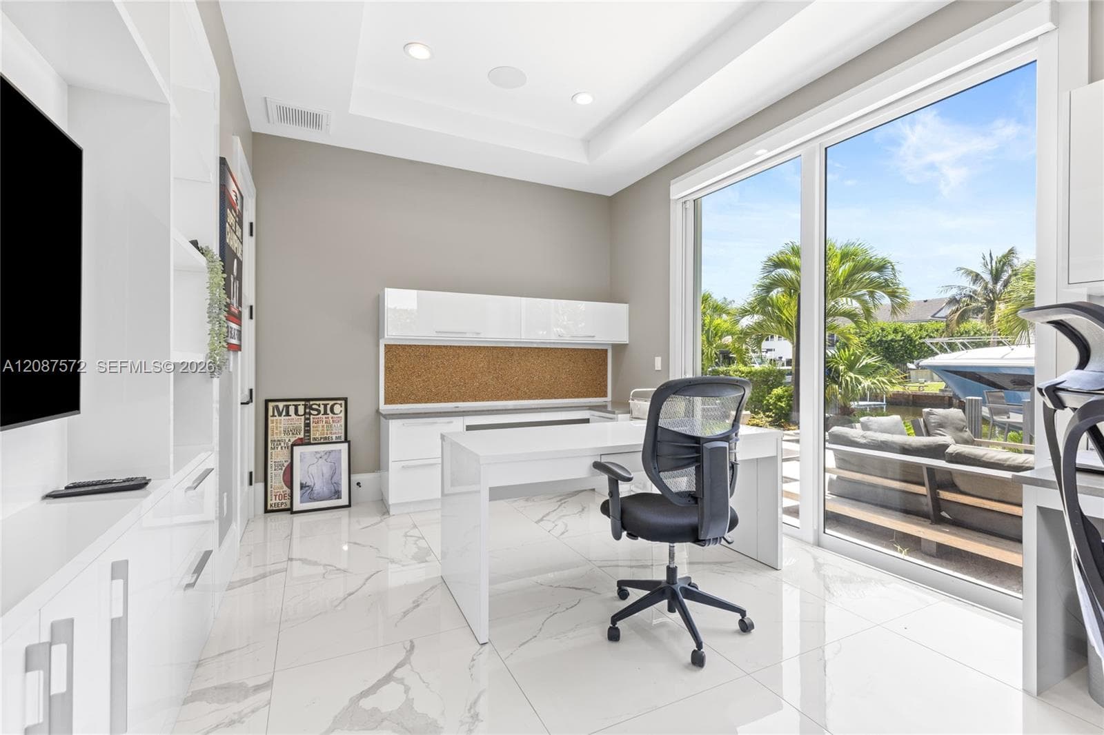 924 Evergreen Dr - photo 1