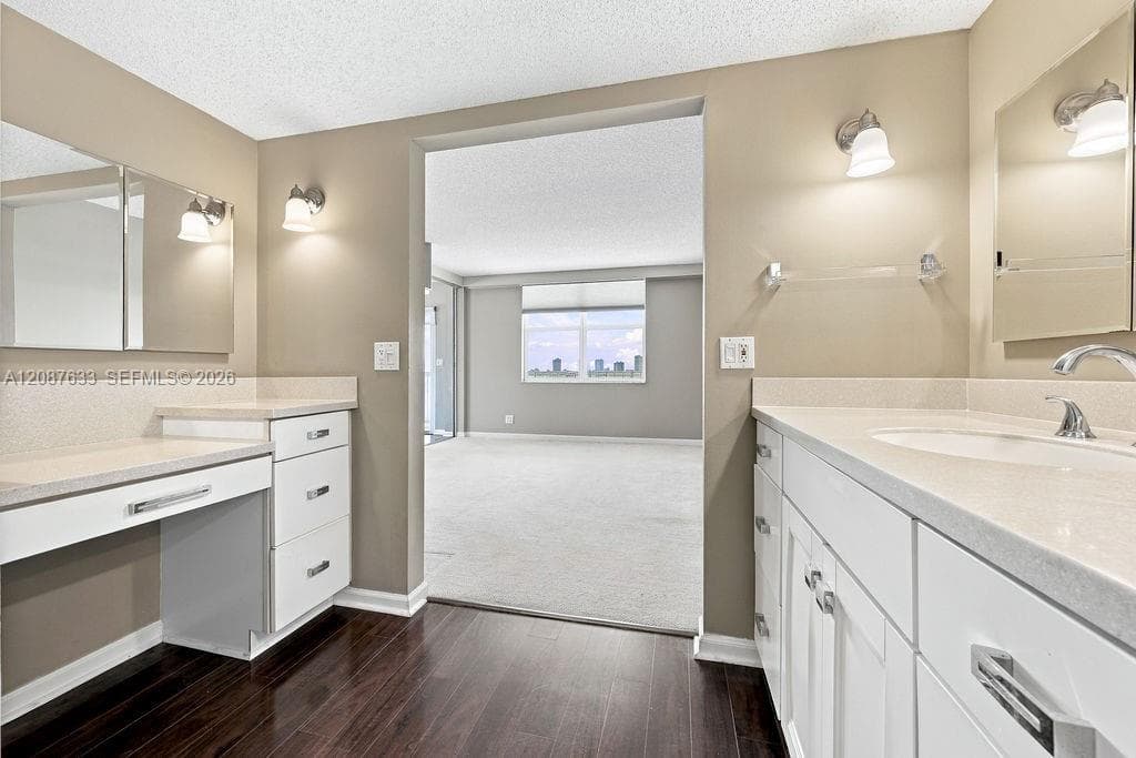 801 Lake Shore Dr 801 photo 19