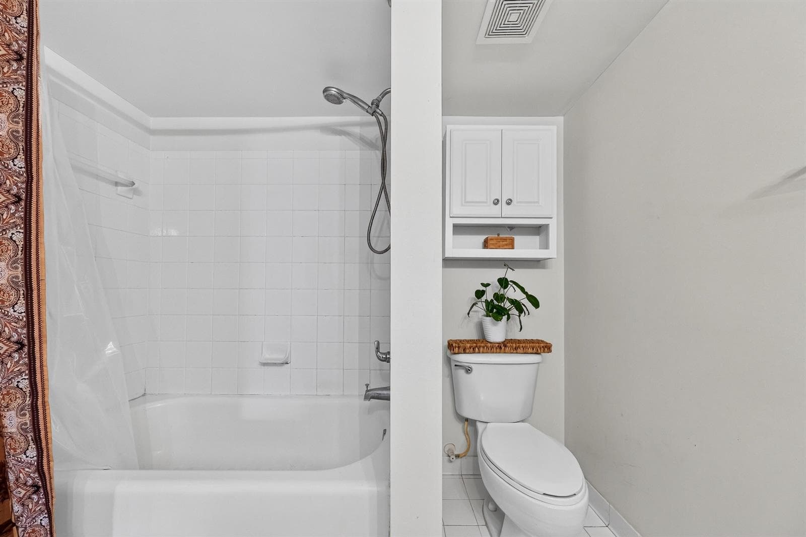 600 SCOTIA Drive 108 photo 25