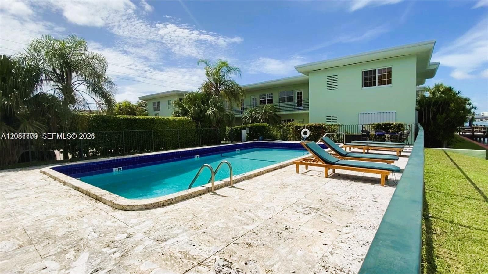 8620 Byron Ave 86208A photo 18