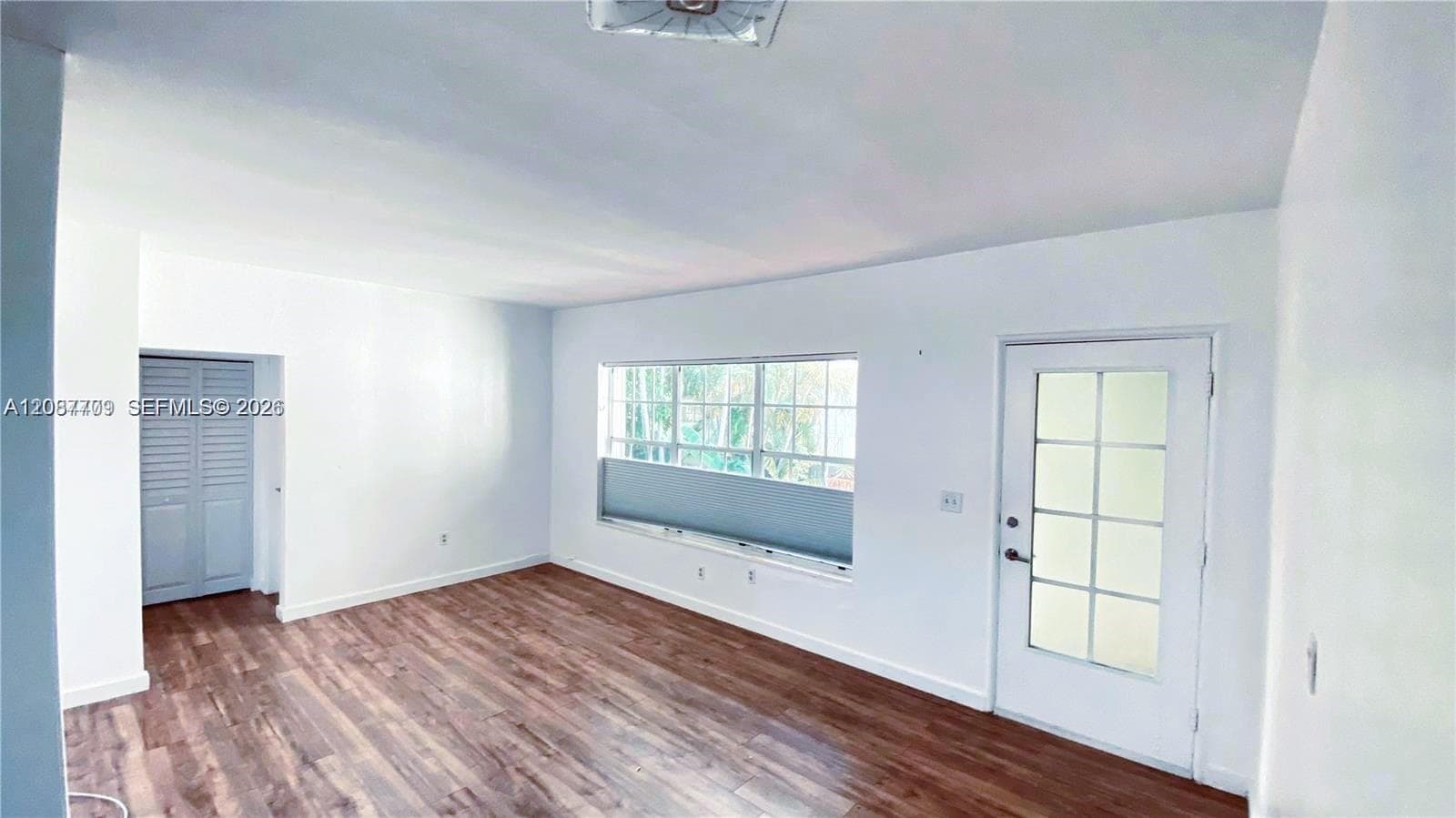 8620 Byron Ave 86208A photo 8